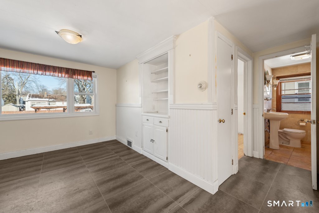 71 Welland Avenue Waterbury, CT 06708 - Photo 15 of 34