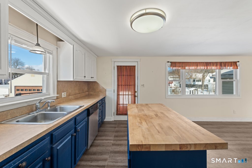 71 Welland Avenue Waterbury, CT 06708 - Photo 21 of 34