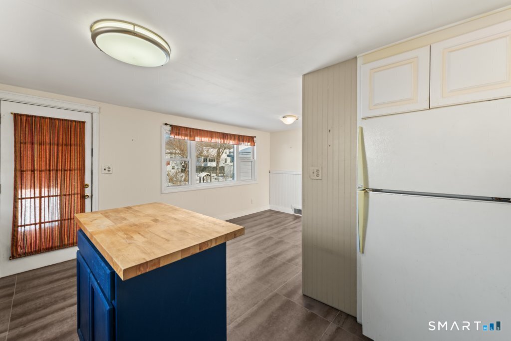 71 Welland Avenue Waterbury, CT 06708 - Photo 22 of 34