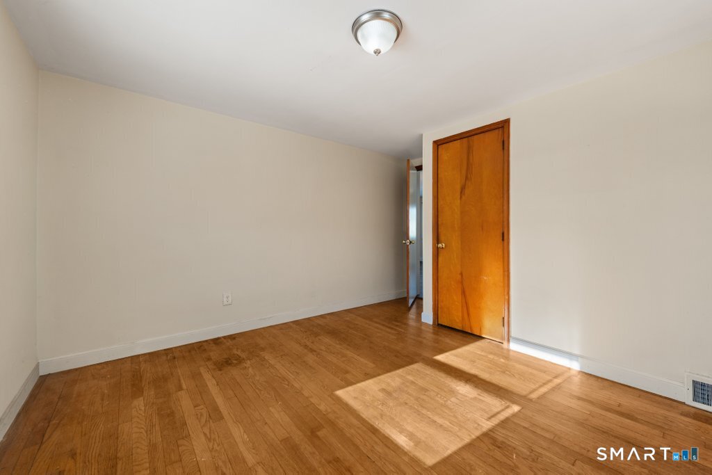 71 Welland Avenue Waterbury, CT 06708 - Photo 27 of 34