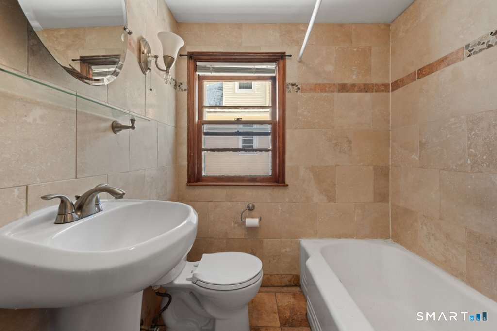 71 Welland Avenue Waterbury, CT 06708 - Photo 28 of 34