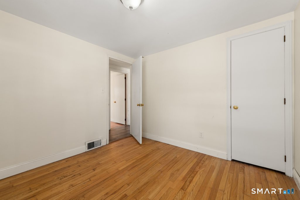 71 Welland Avenue Waterbury, CT 06708 - Photo 30 of 34