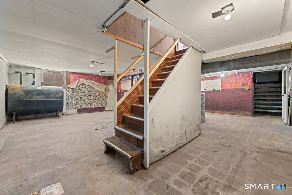 71 Welland Avenue Waterbury, CT 06708 - Photo 31 of 34