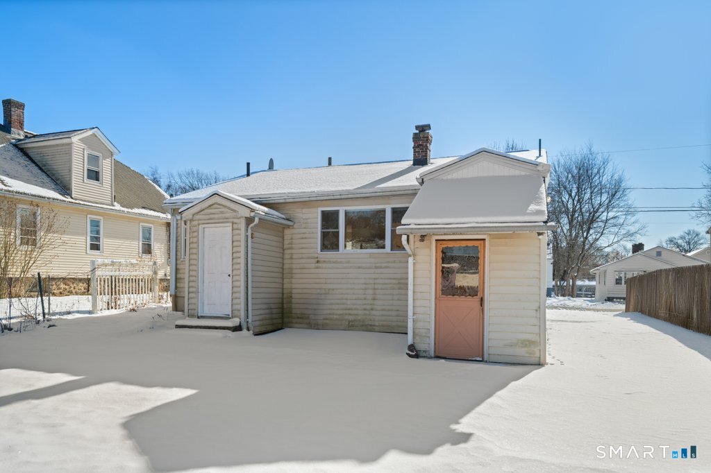 71 Welland Avenue Waterbury, CT 06708 - Photo 5 of 34