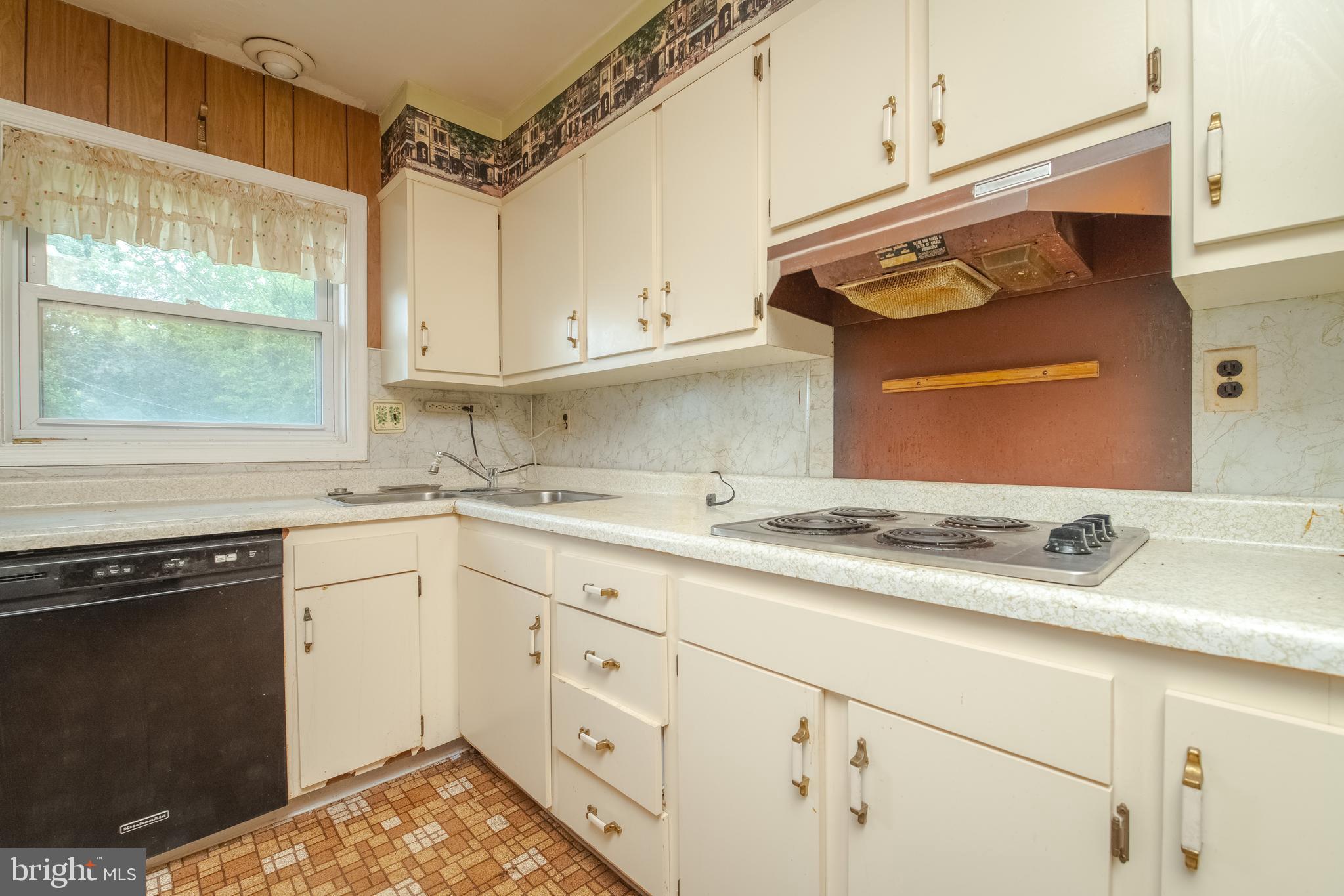 37 Othoridge Road Lutherville-Timonium, MD 21093 - Photo 13 of 34 Gallery Image 13