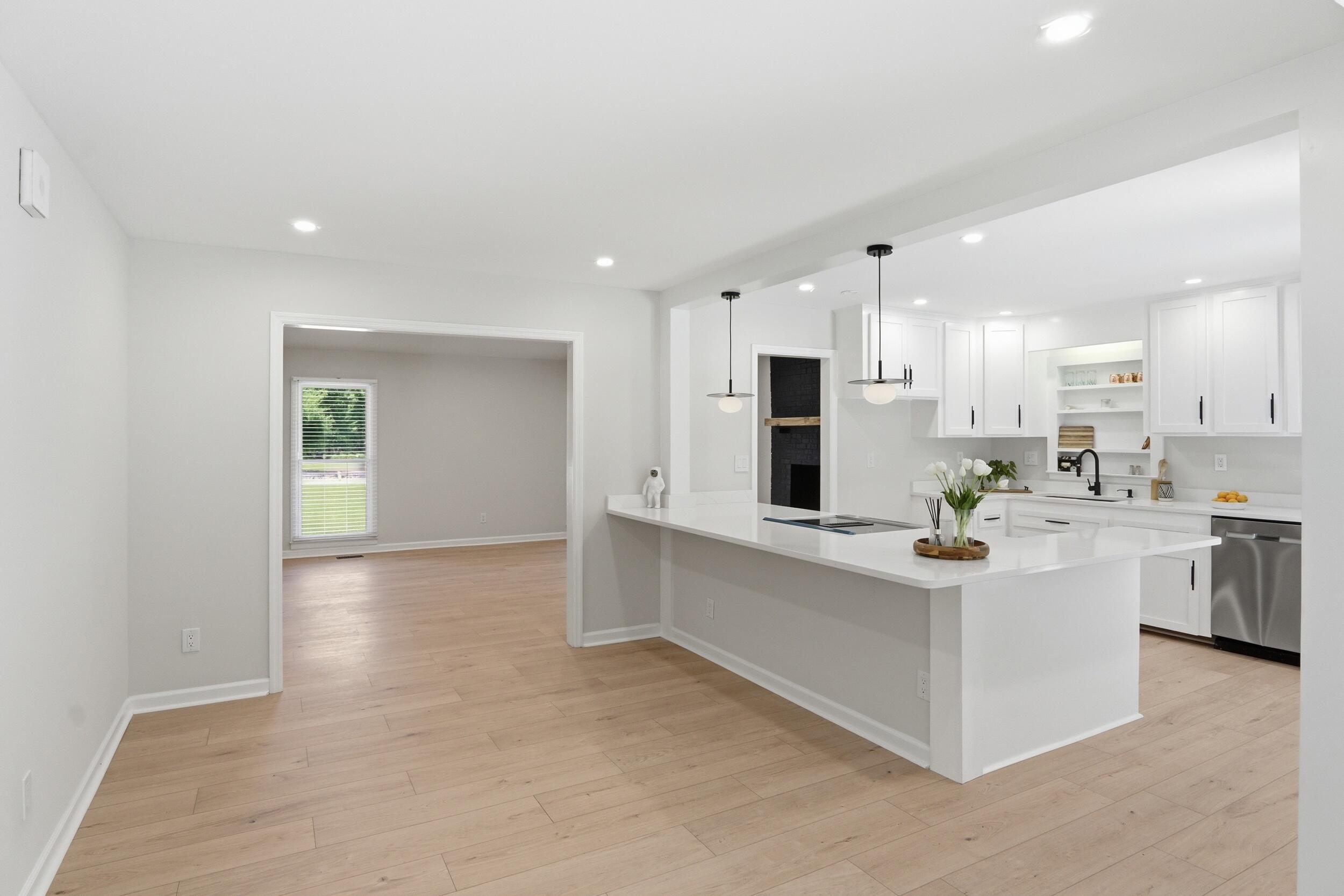 327 Bunch Ford Road Holly Hill, SC 29059 - Photo 25 of 57 Dining / Kitchen