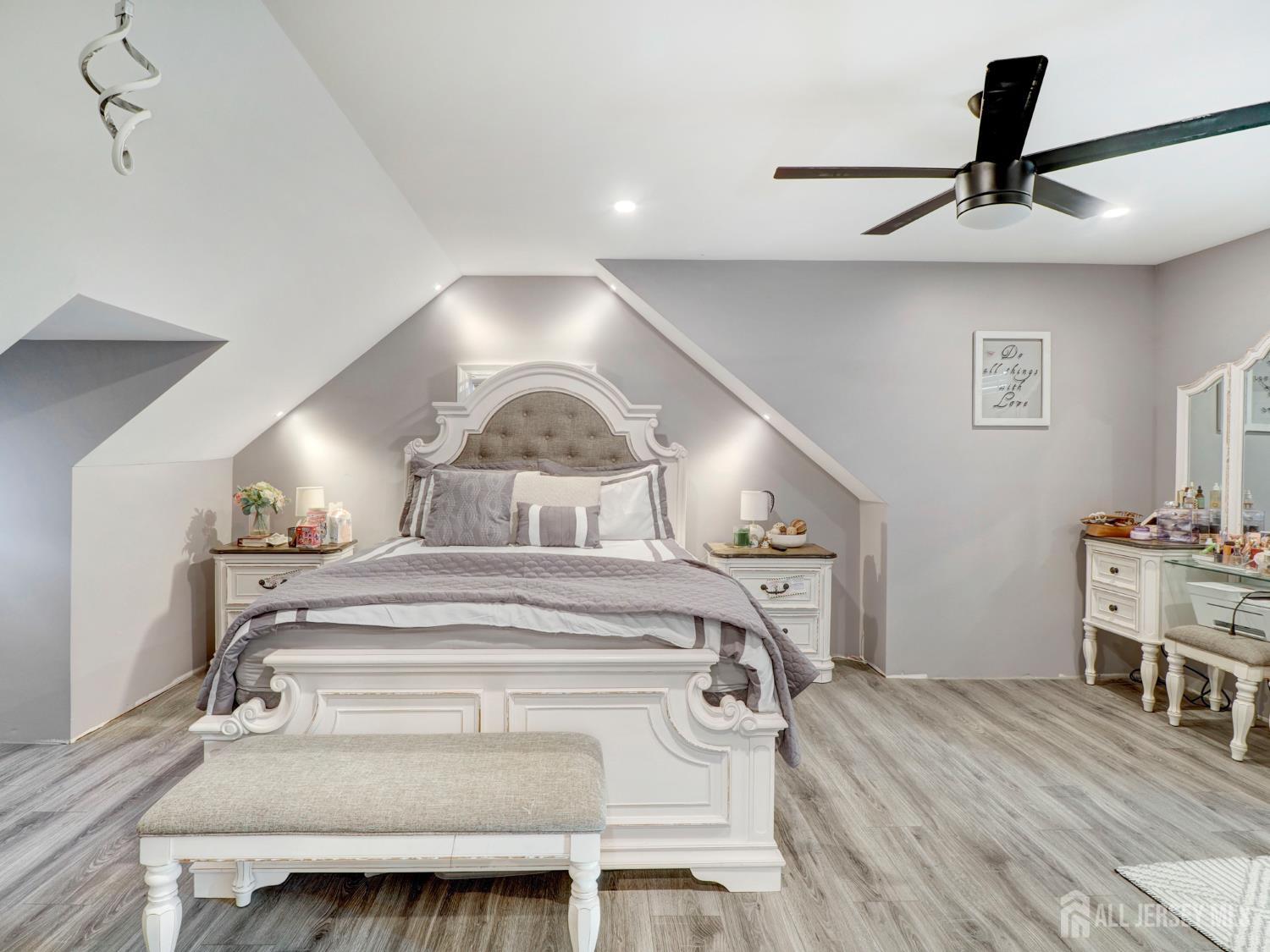 382 Douglas Road Roselle, NJ 07203 - Photo 15 of 30