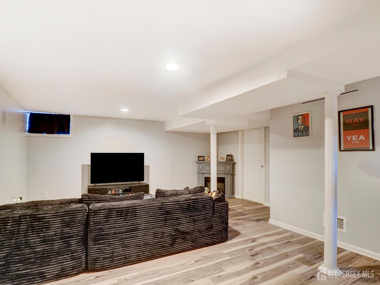 382 Douglas Road Roselle, NJ 07203 - Photo 20 of 30