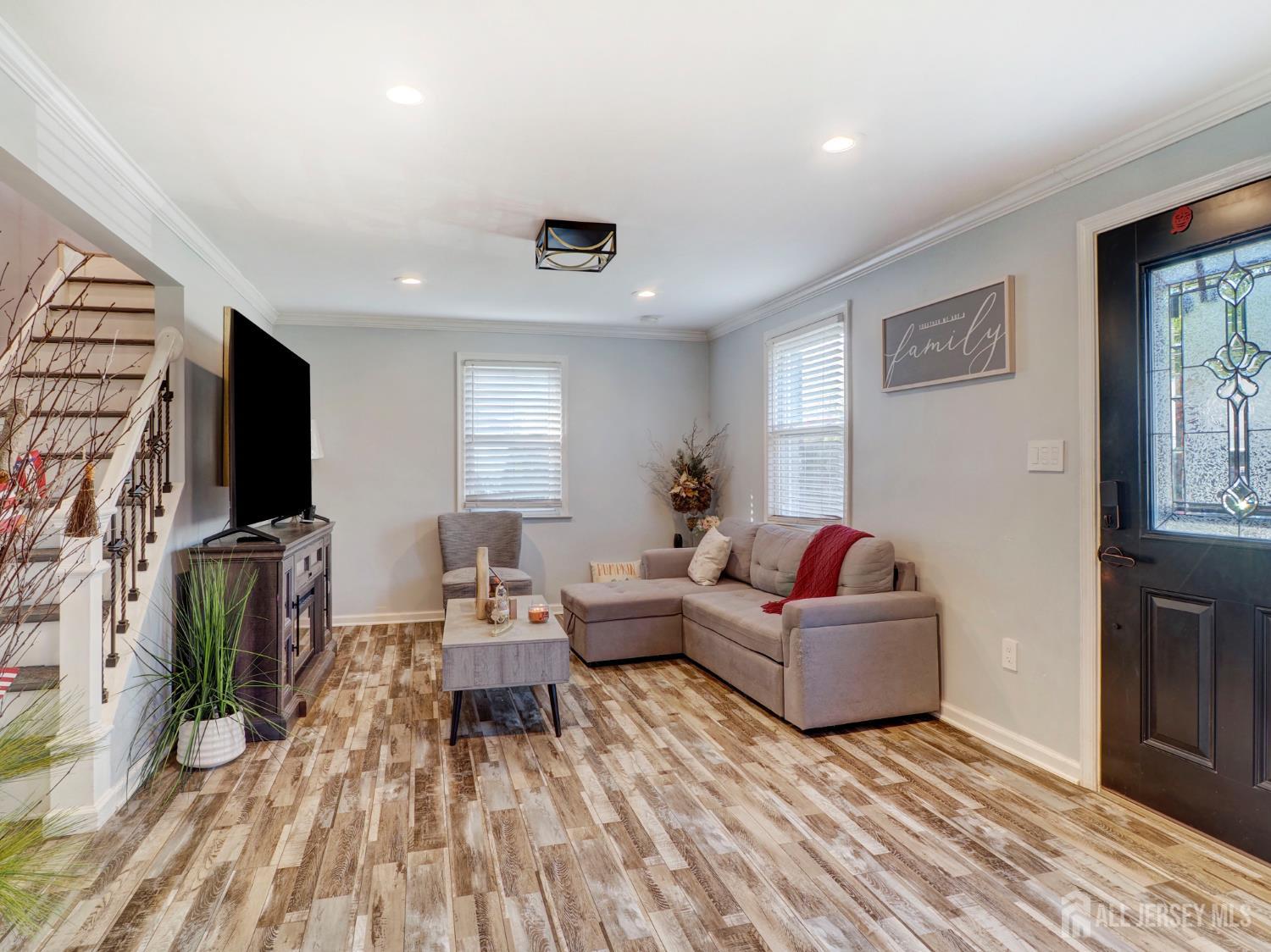 382 Douglas Road Roselle, NJ 07203 - Photo 2 of 30