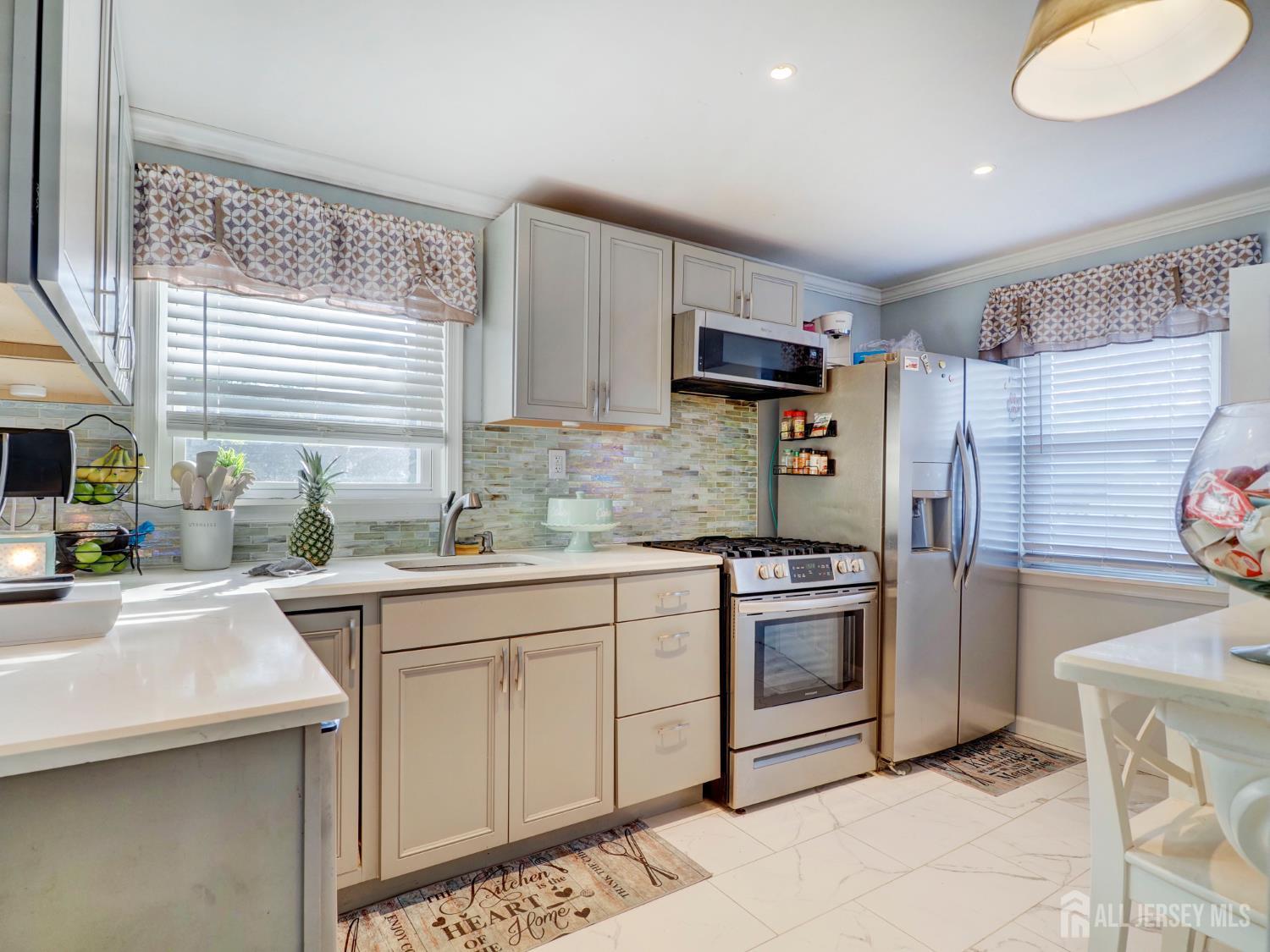 382 Douglas Road Roselle, NJ 07203 - Photo 8 of 30