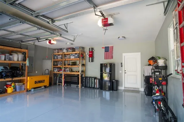 a view of livingroom with furniture