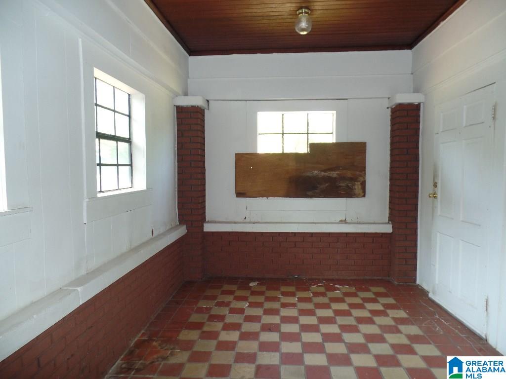 1117 16th Street Southwest Birmingham, AL 35211 - Photo 3 of 14