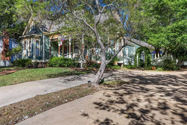 $629,000 | 203 East Dixon Street, Jefferson, TX 75657