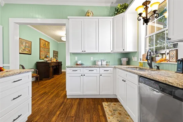 $699,000 | 203 East Dixon Street, Jefferson, TX 75657