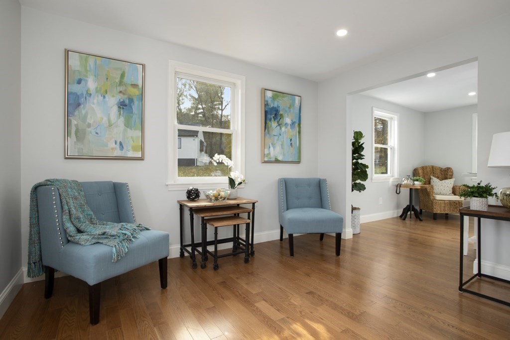 1 Fall Way Lynnfield, MA 01940 - Photo 4 of 38 Gallery Image 4