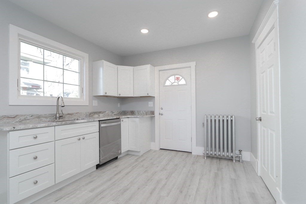 35 Eton Street Springfield, MA 01108 - Photo 3 of 42 Gallery Image 3