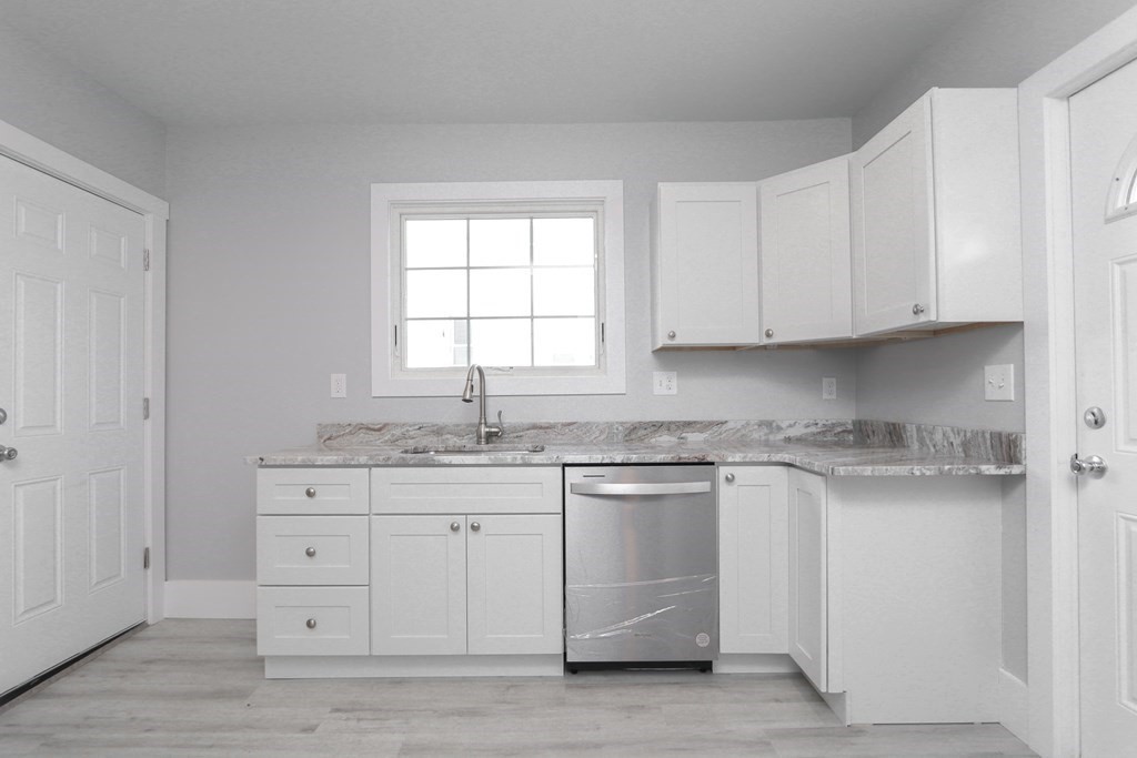 35 Eton Street Springfield, MA 01108 - Photo 4 of 42 Gallery Image 4
