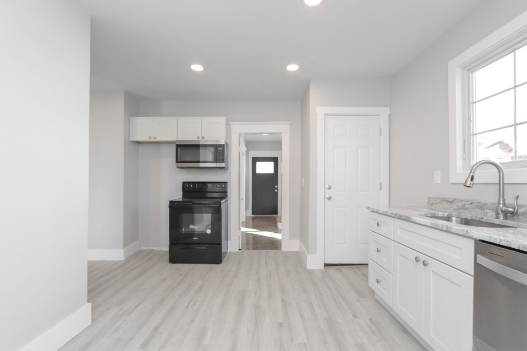 35 Eton Street Springfield, MA 01108 - Photo 8 of 42 Gallery Image 8
