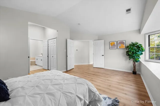 $325,000 | 1349 East Evergreen Drive, Unit 4, Palatine, IL 60074