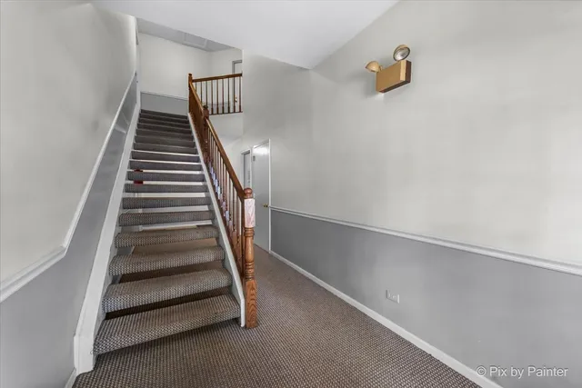 $325,000 | 1349 East Evergreen Drive, Unit 4, Palatine, IL 60074