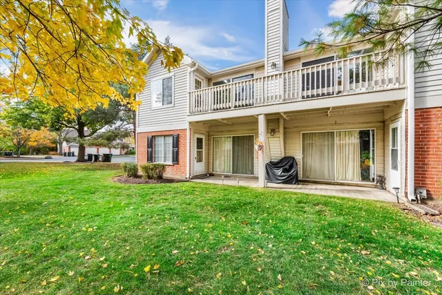 $325,000 | 1349 East Evergreen Drive, Unit 4, Palatine, IL 60074