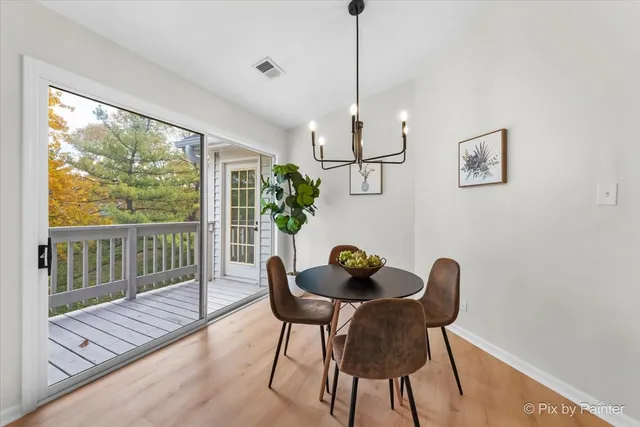 $325,000 | 1349 East Evergreen Drive, Unit 4, Palatine, IL 60074