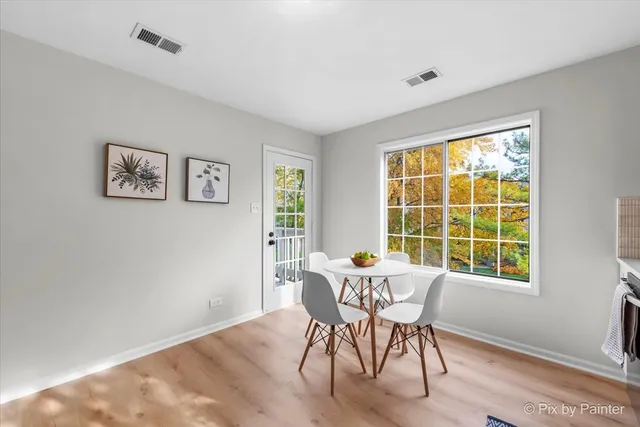 $325,000 | 1349 East Evergreen Drive, Unit 4, Palatine, IL 60074