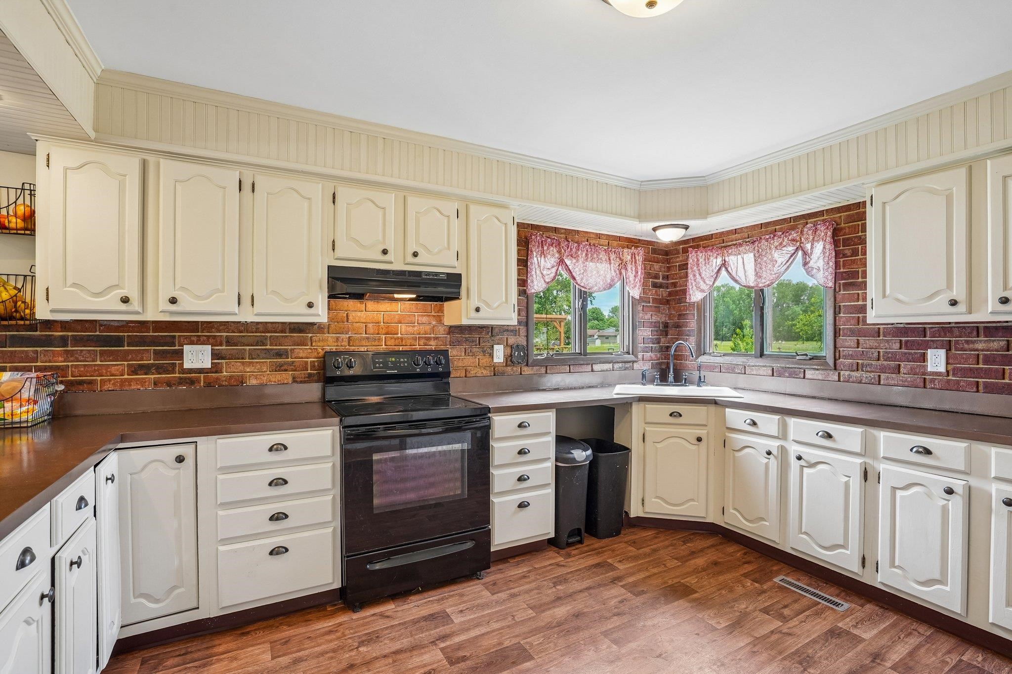 513 Waterloo Street Columbus, WI 53925 - Photo 10 of 28
