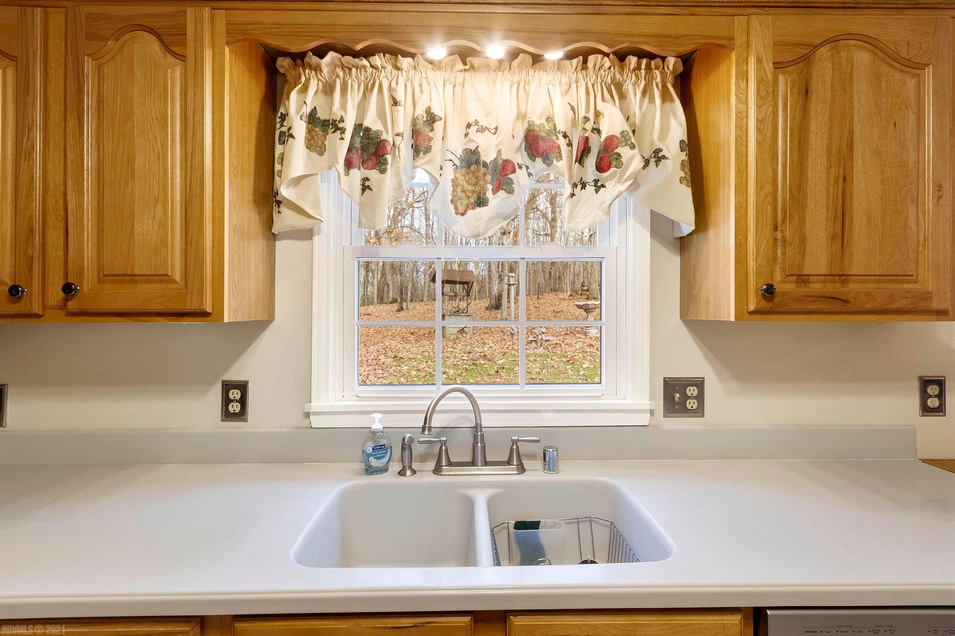 7388 River Bluff Road Radford, VA 24141 - Photo 8 of 34 Gallery Image 8