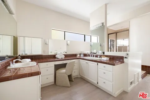 $4,300,000 | 2549 Canyon Oak Drive, Los Angeles, CA 90068