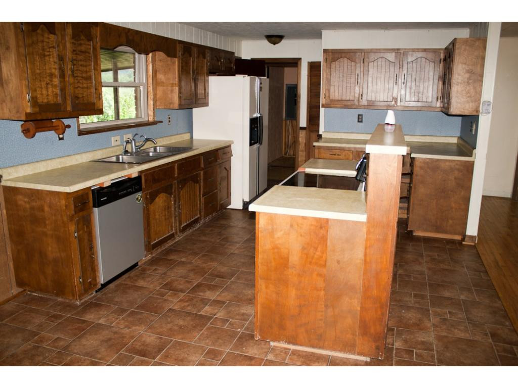 125 Shell Hollow Road Watauga, TN 37694 - Photo 5 of 15 kitchen