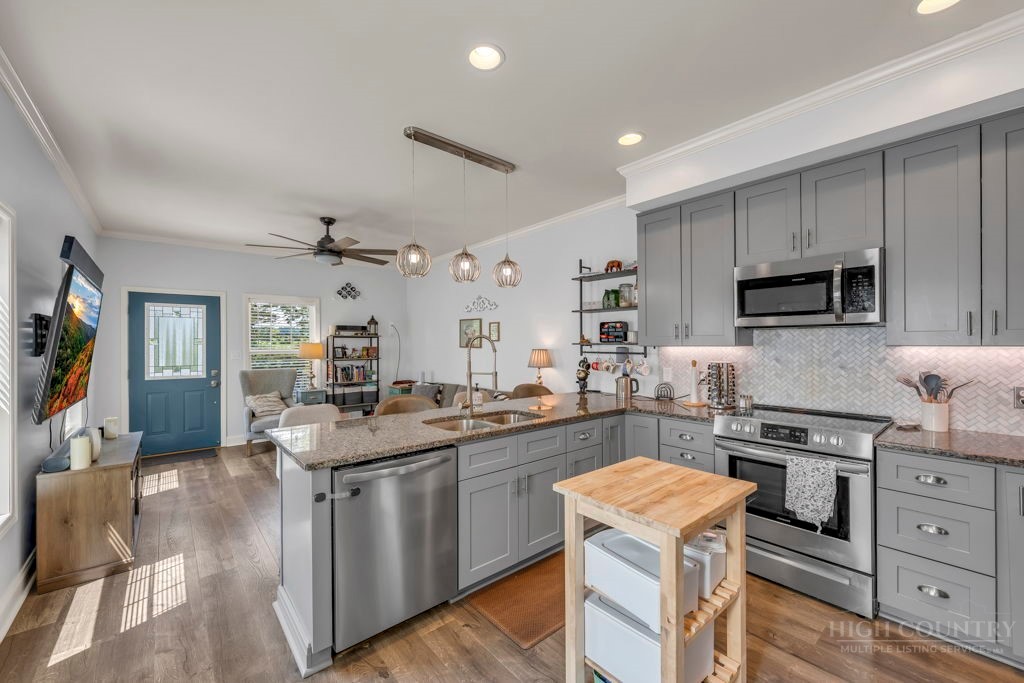 216 Stratford Lane Boone, NC 28607 - Photo 8 of 26