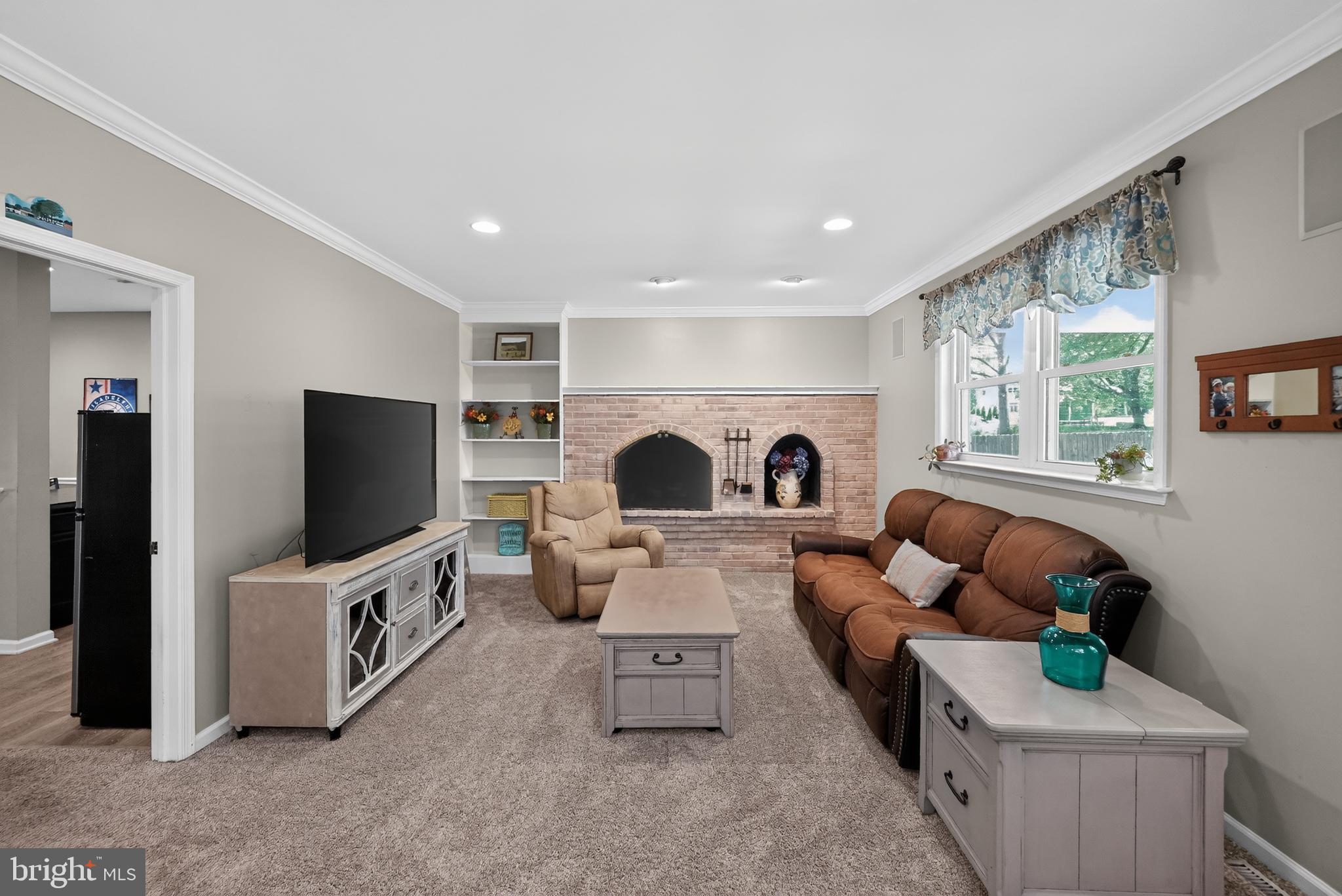 240 Beaver Road Southampton, PA 18966 - Photo 13 of 35 Family Rm w Fireplace and Built-ins