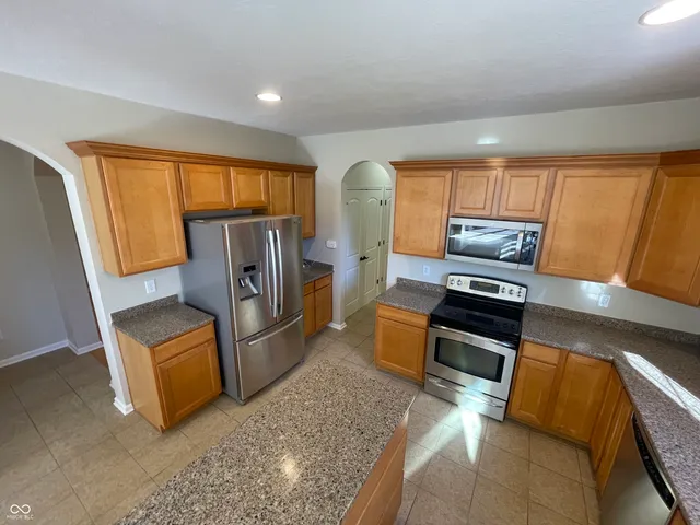 $470,000 | 7156 Maple Bluff Place, Indianapolis, IN 46236