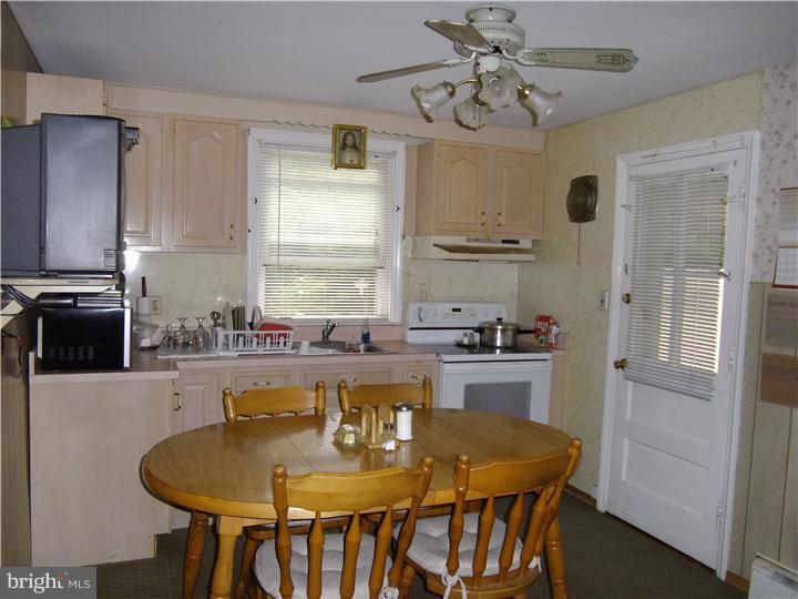 313 Birchwood Road Aldan, PA 19018 - Photo 7 of 22 Kitchen