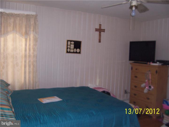 313 Birchwood Road Aldan, PA 19018 - Photo 8 of 22 Bedroom - Main