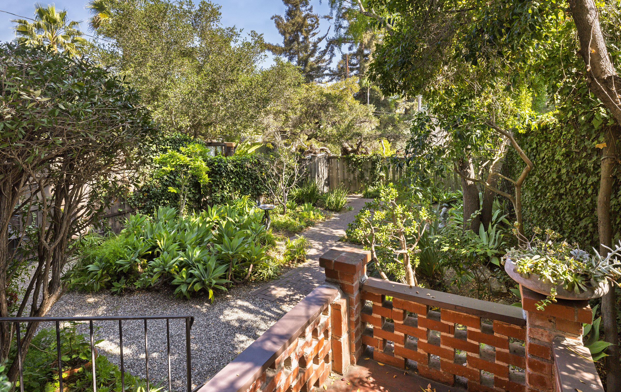 411 East Islay Street Santa Barbara, CA 93101 - Photo 13 of 27 411 E Islay_0012