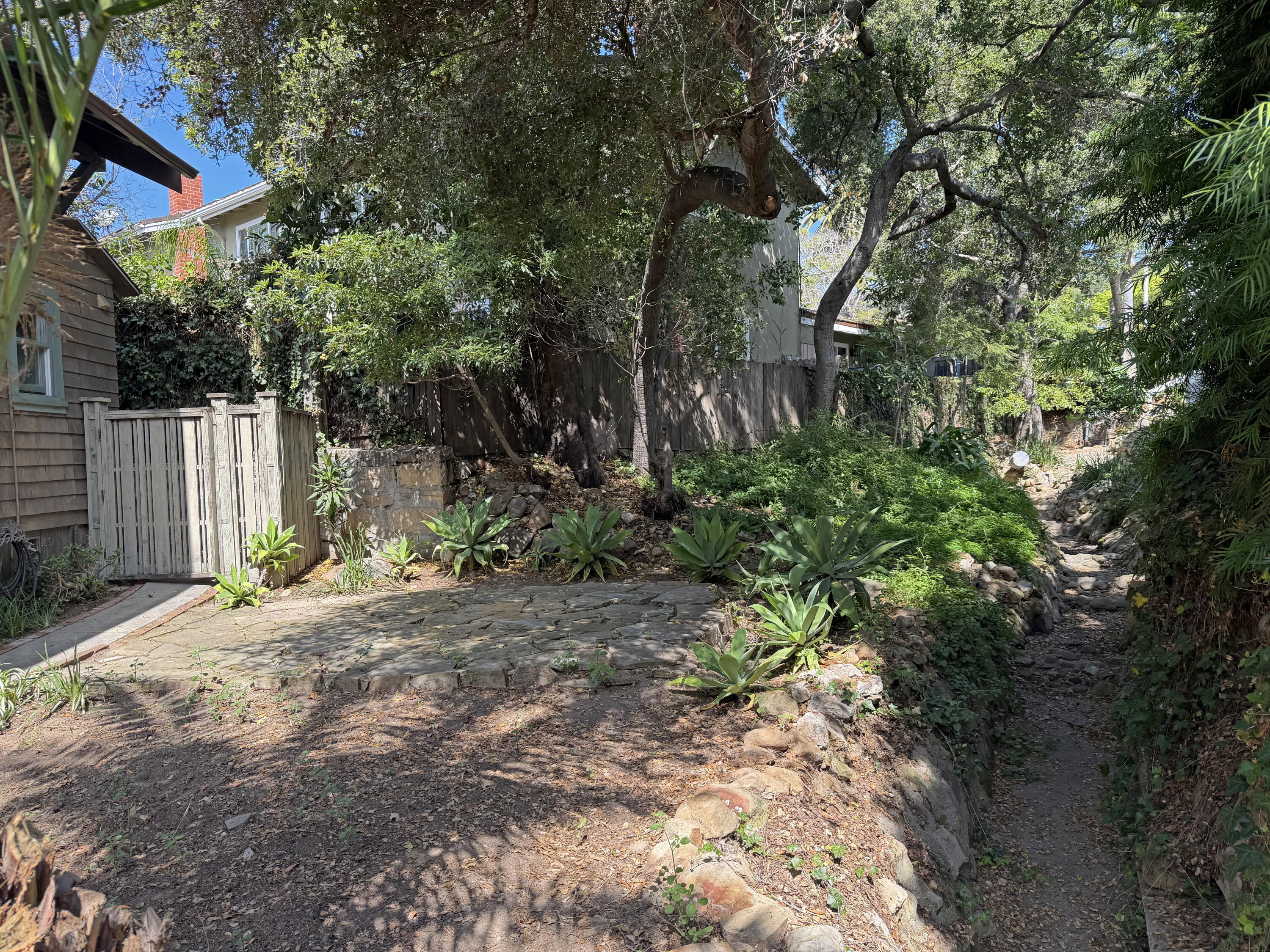411 East Islay Street Santa Barbara, CA 93101 - Photo 25 of 27 IMG_2509
