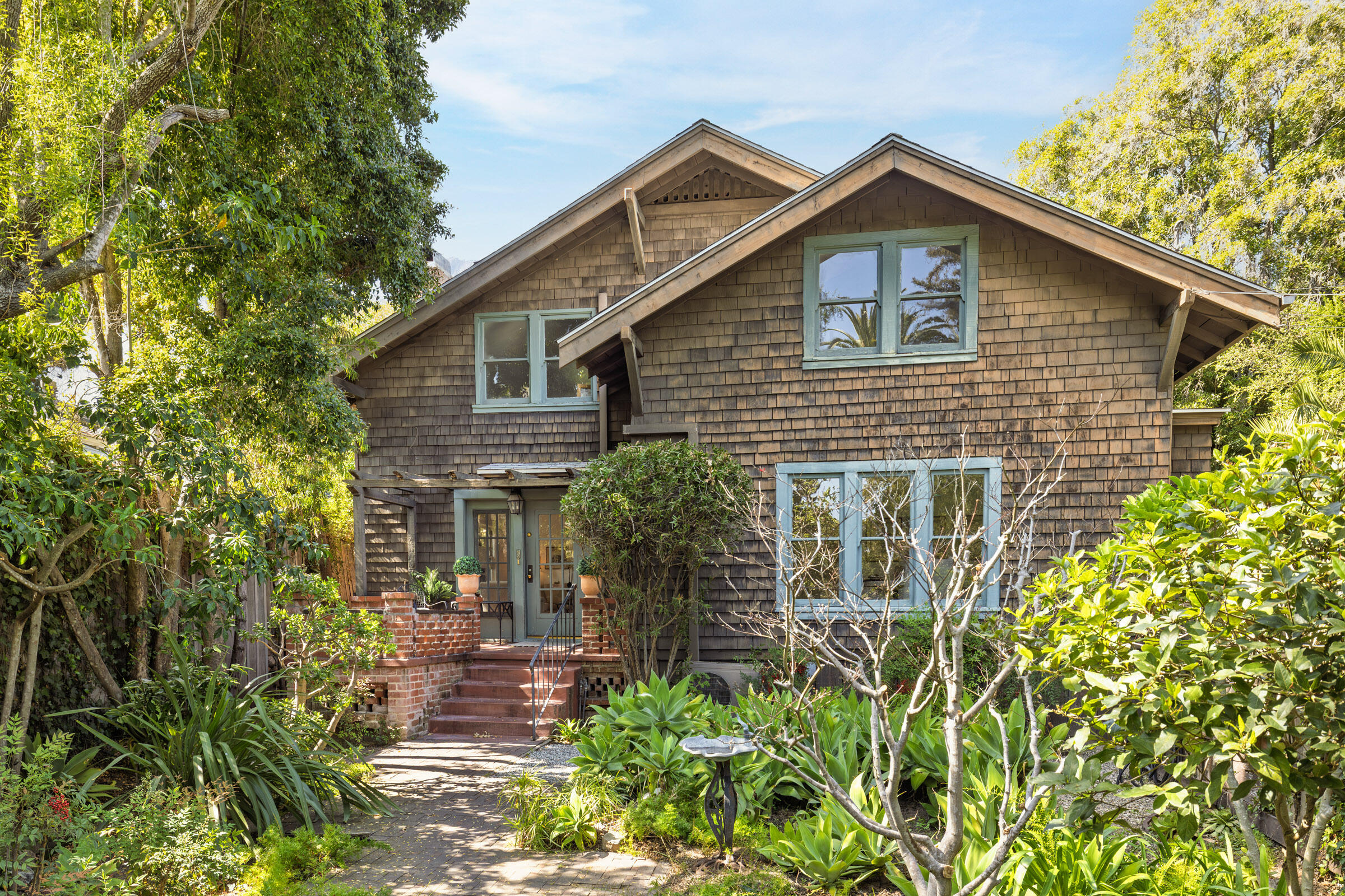 411 East Islay Street Santa Barbara, CA 93101 - Photo 5 of 27 411 E Islay_0008