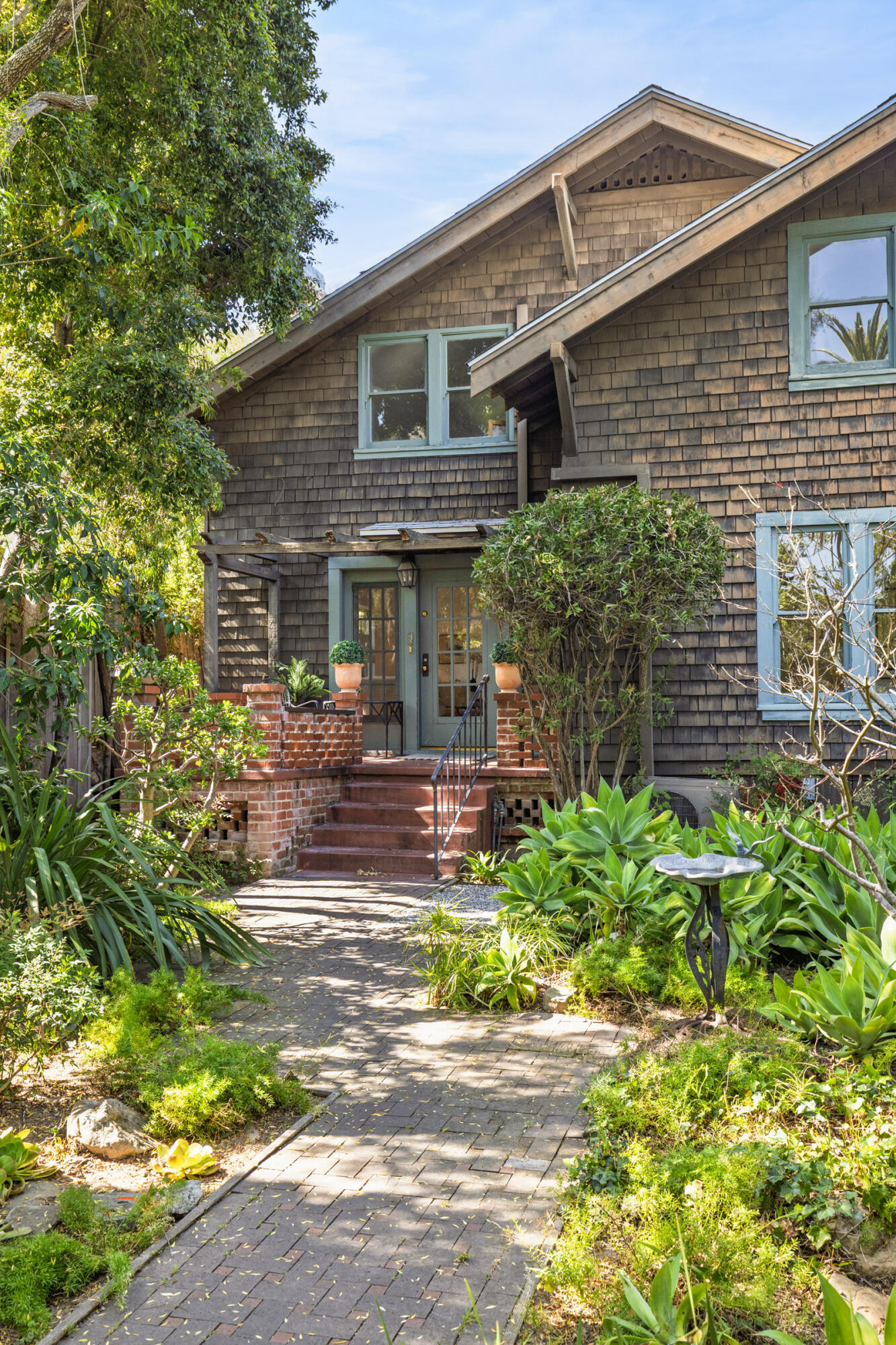 411 East Islay Street Santa Barbara, CA 93101 - Photo 6 of 27 411 E Islay_0009