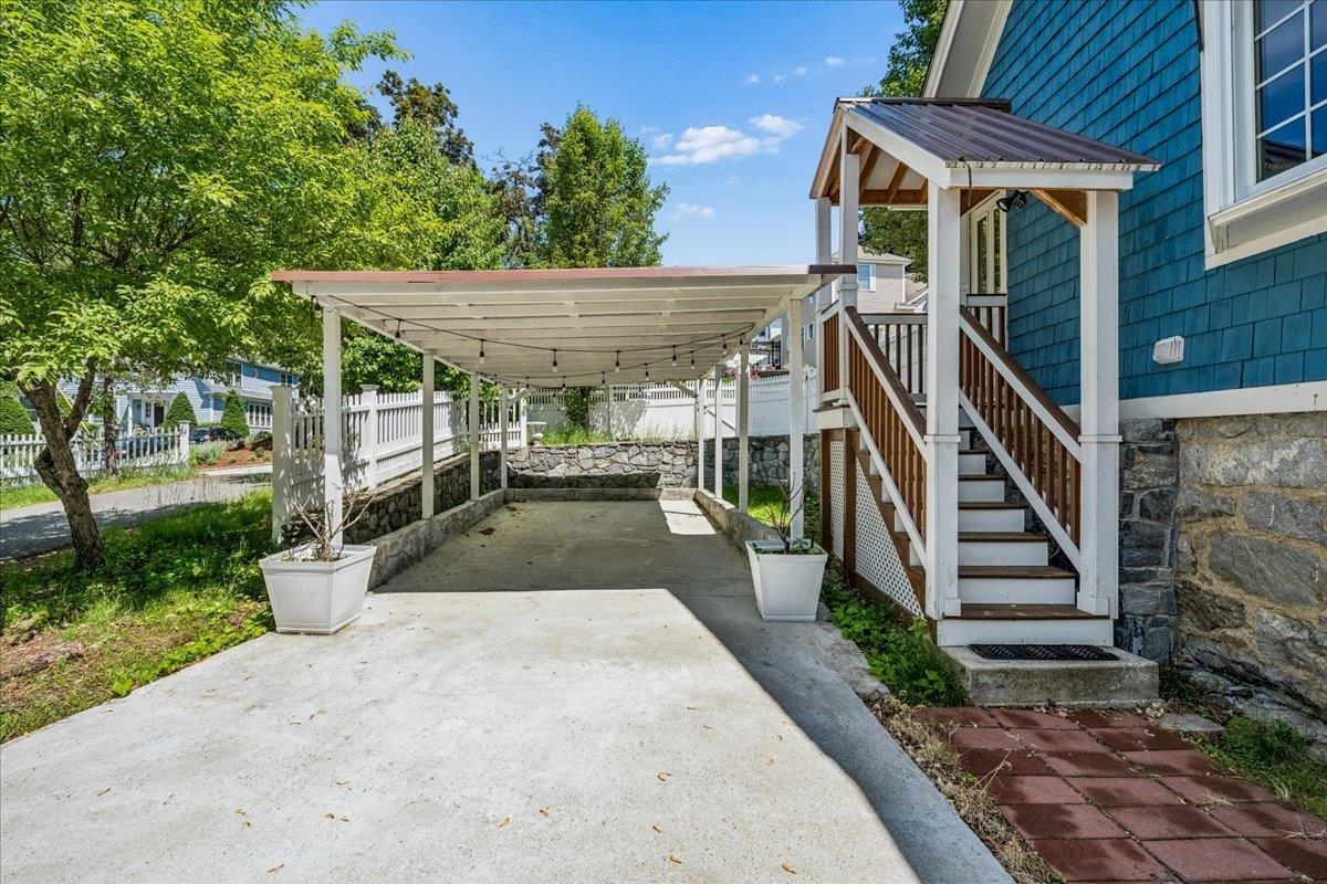 564 River Road Manchester, NH 03104 - Photo 45 of 54