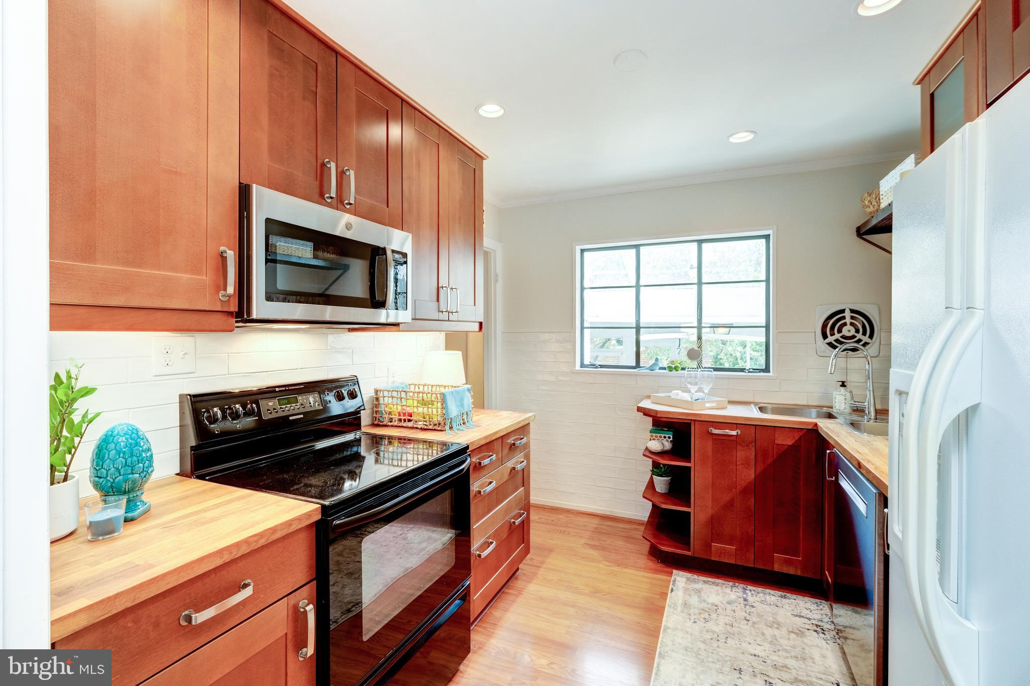 7026 Quander Road Alexandria, VA 22307 - Photo 10 of 50