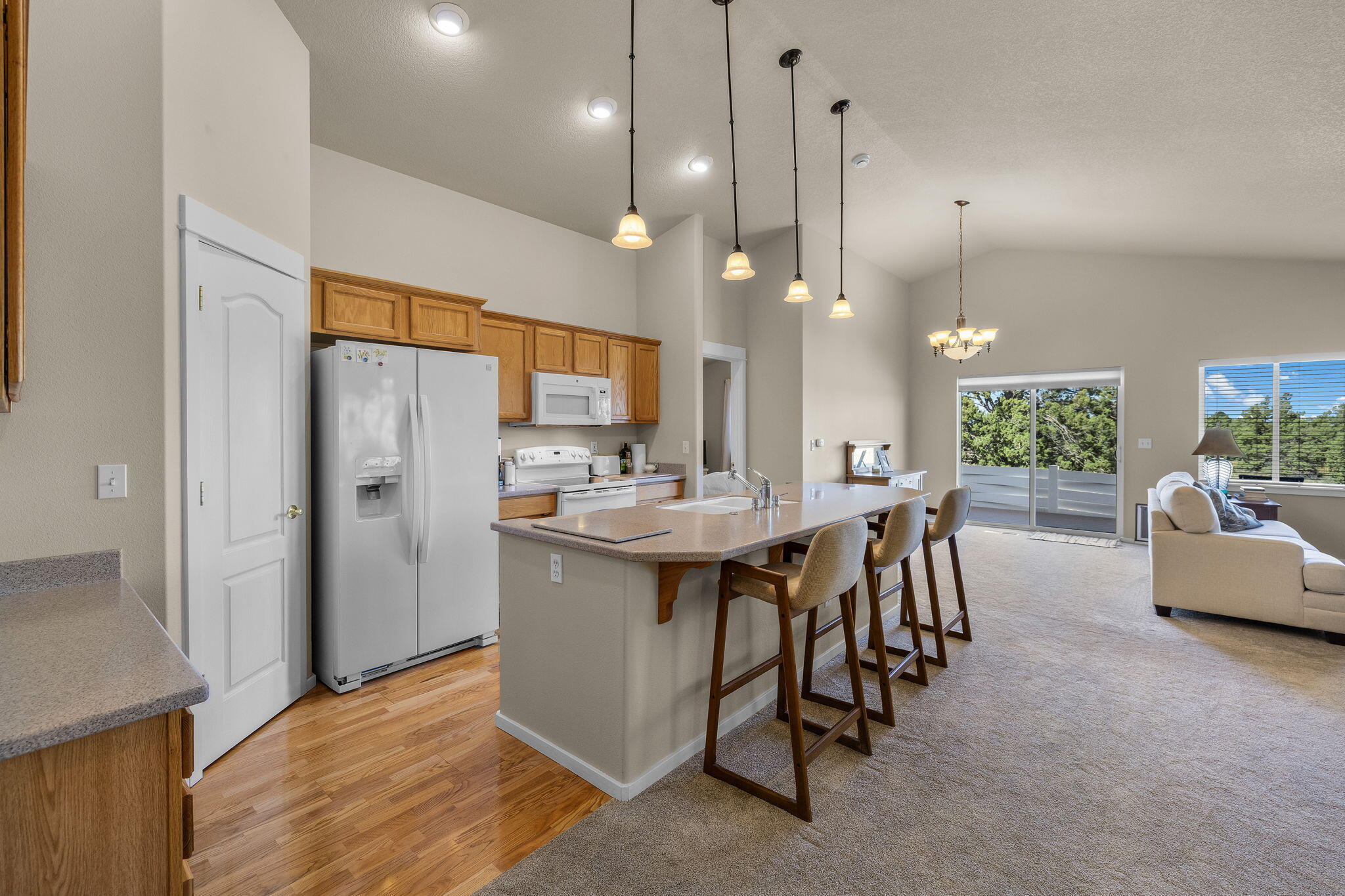 3626 Southwest 29th Street Redmond, OR 97756 - Photo 3 of 31 great room open space