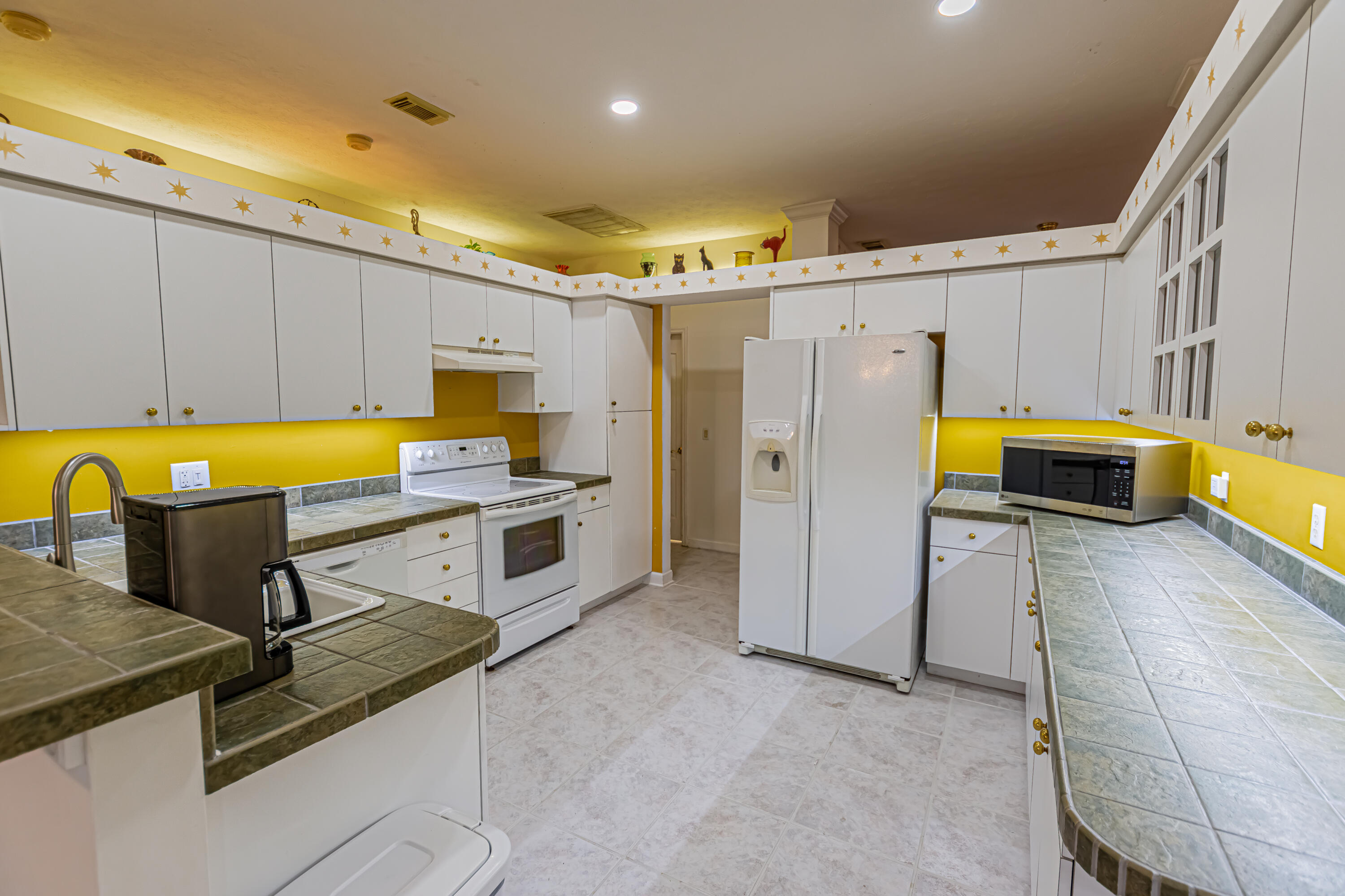 201 Southeast Rios Place Port St. Lucie, FL 34984 - Photo 9 of 21 DSC_5173-HDR