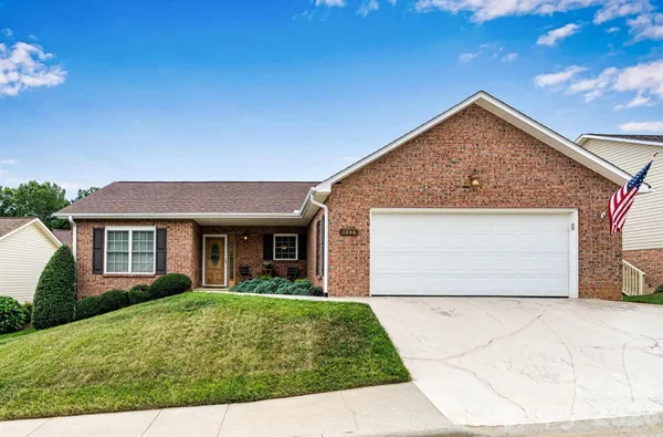 $339,000 | 1284 Wexford Village Circle Northeast, Unit 31, Lenoir, NC 28645