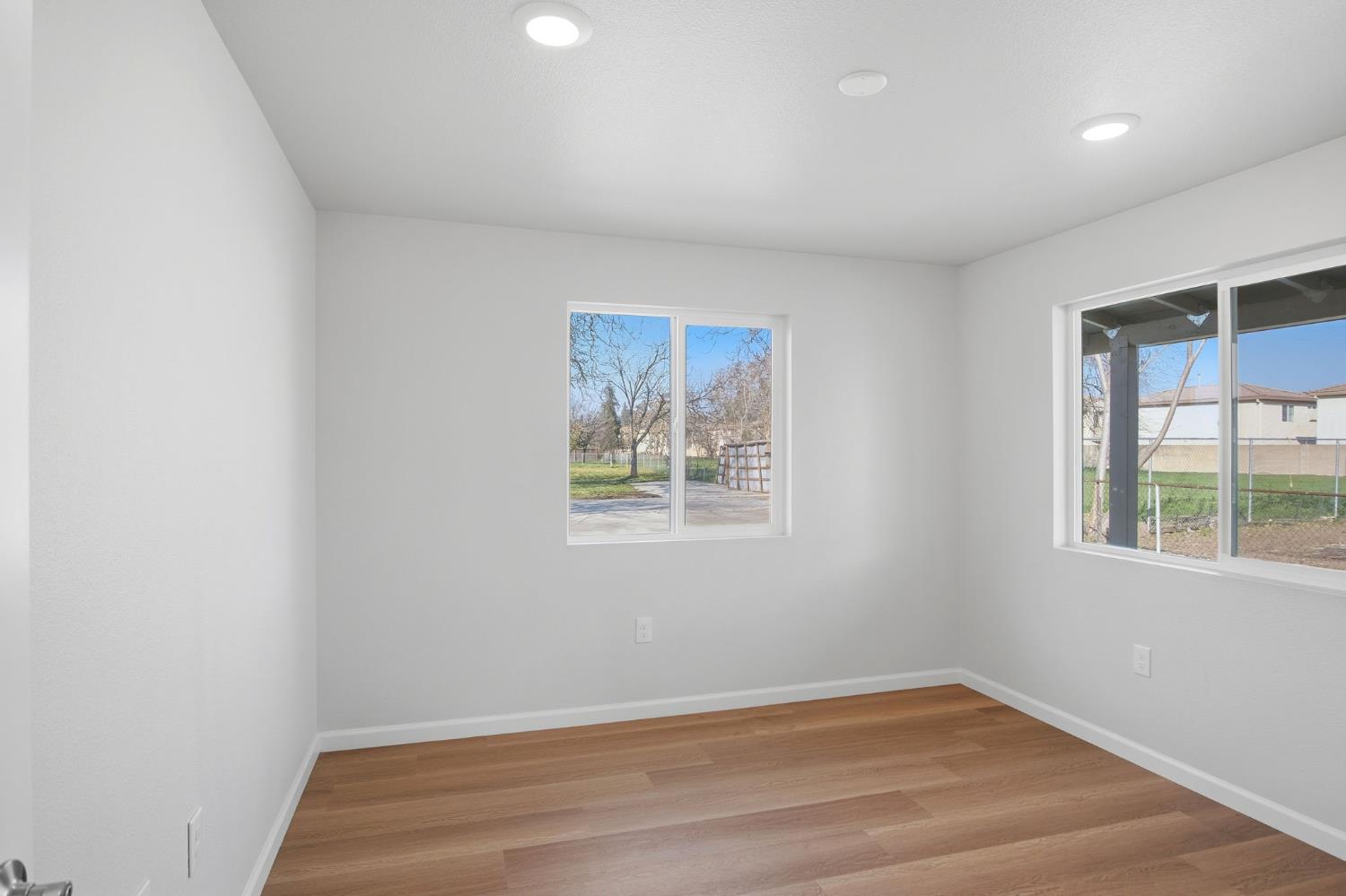 3447 Manchester Road Atwater, CA 95301 - Photo 18 of 31 an empty room with windows