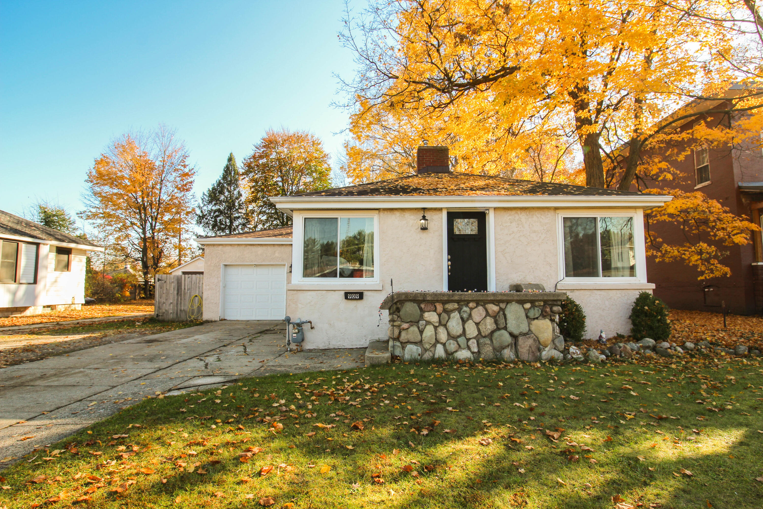 909 North Main Street Three Rivers, MI 49093 - Photo 2 of 24 N Main (2 of 24)