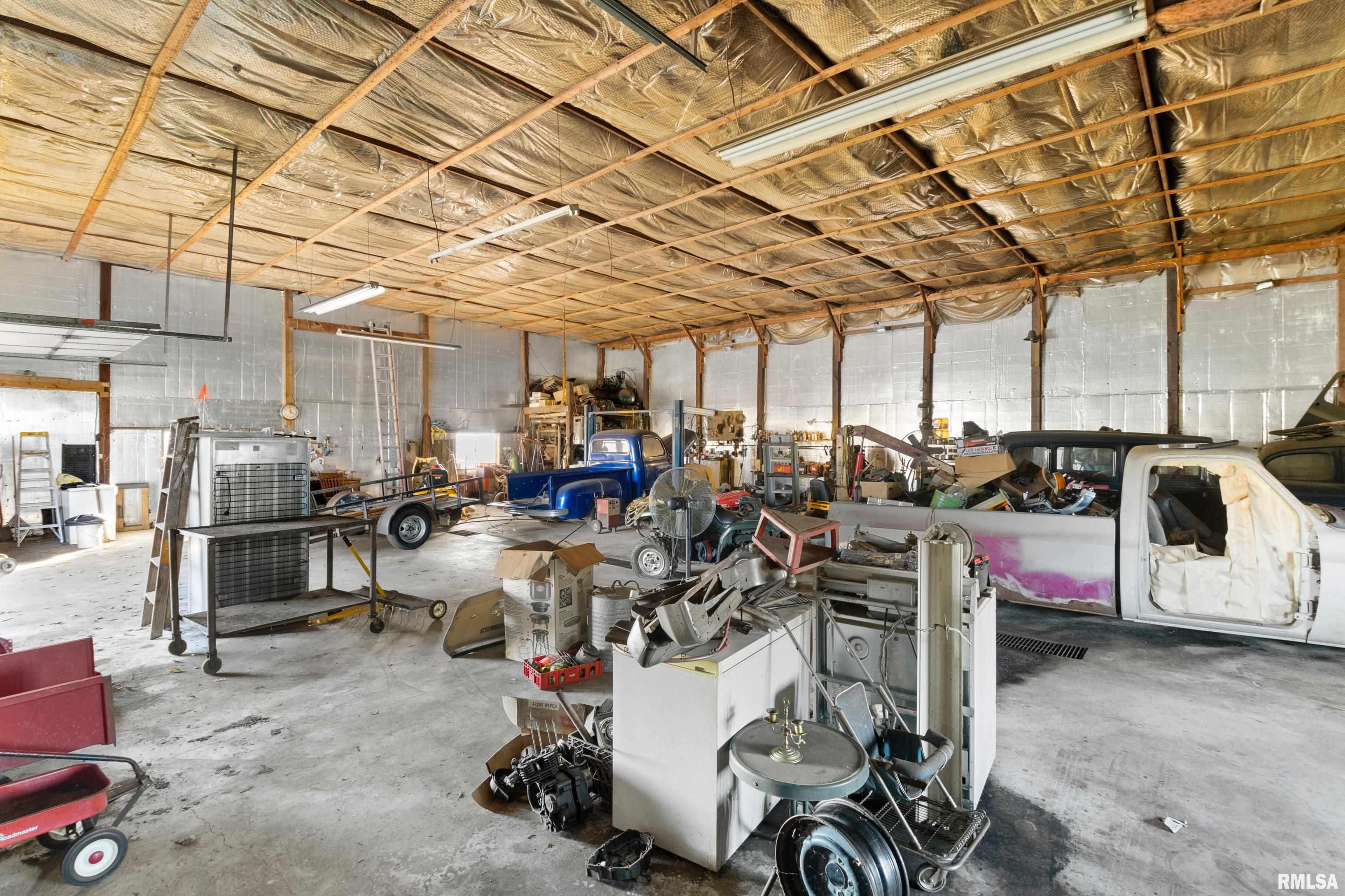 13107 Hurt Road Pekin, IL 61554 - Photo 31 of 32