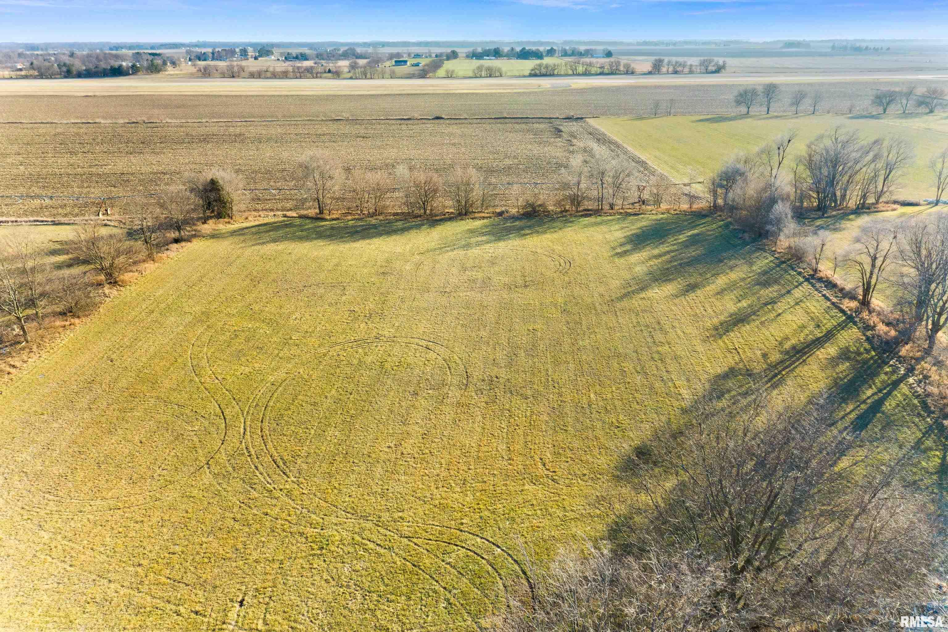 13107 Hurt Road Pekin, IL 61554 - Photo 5 of 32