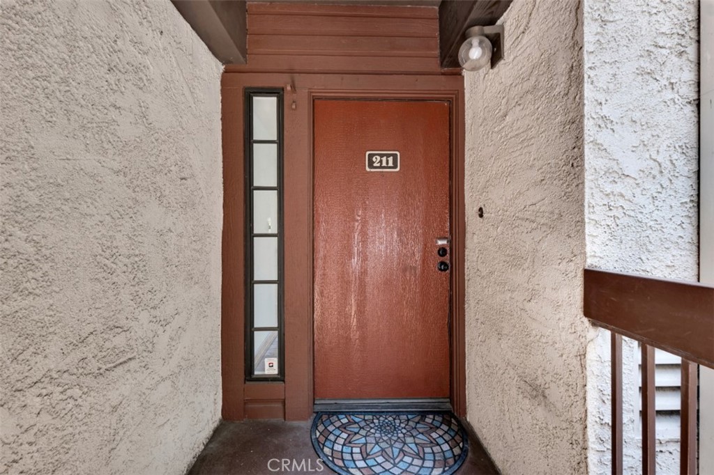 230 Bethany Road, Unit 211 Burbank, CA 91504 - Photo 3 of 49 Gallery Image 3